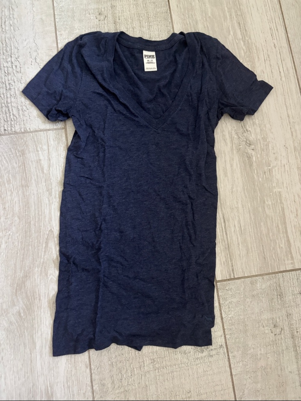 PINK Victoria's Secret Deep Navy V‑Neck Short Sleeve Tee